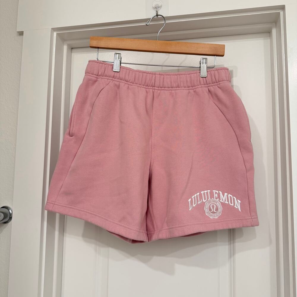 Lululemon Scuba Oversized Mid-Rise Shorts 7" Graphic in Pink Haze Size Medium